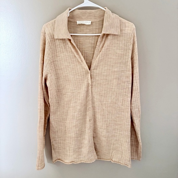 NWOT Abercrombie & Fitch Beige Button-Down Merino Wool Women's Shirt - Picture 3 of 7